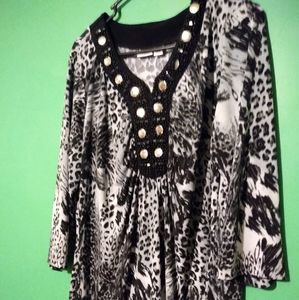 Dress shirt with metal buttons